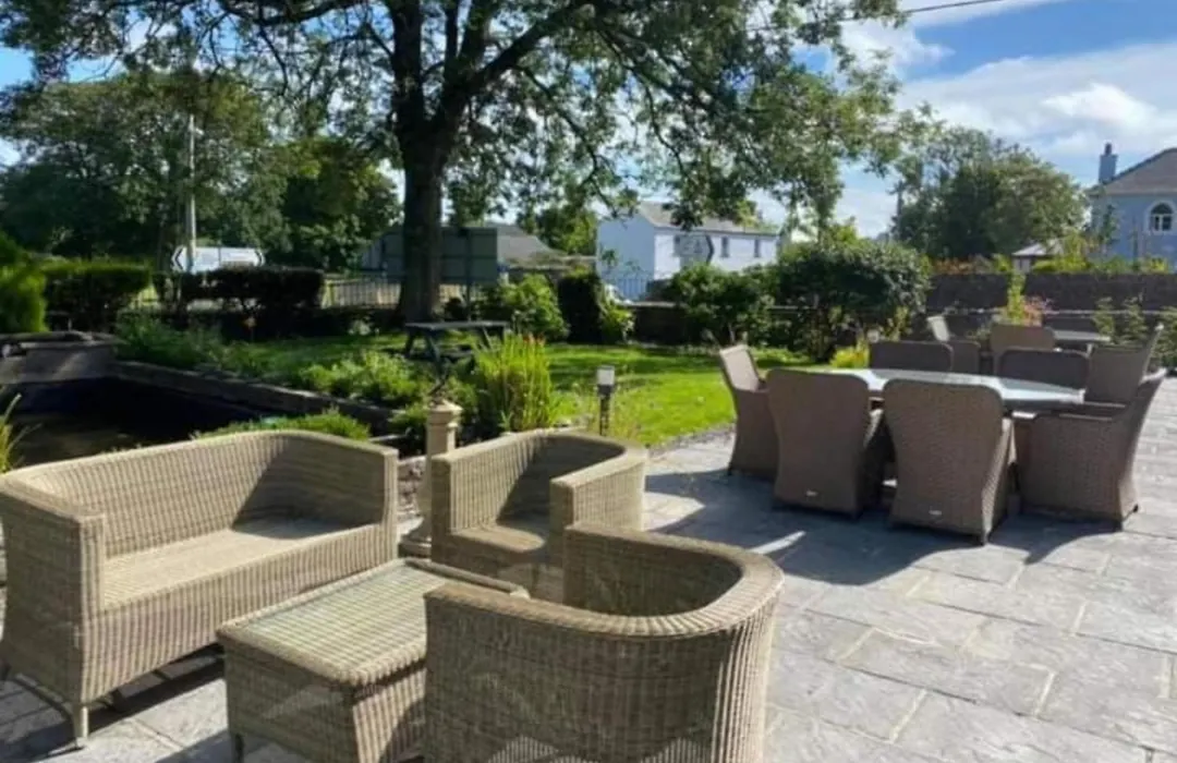 Oyo Lamphey Hall-1