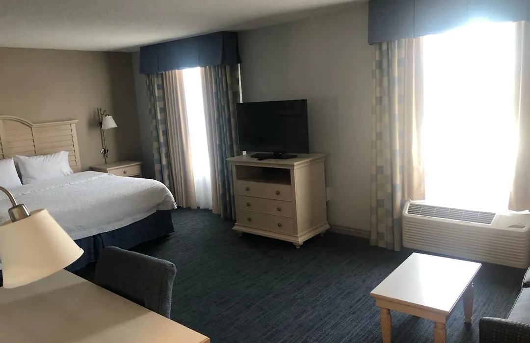 Hampton Inn & Suites - Cape Cod / West Yarmouth-1