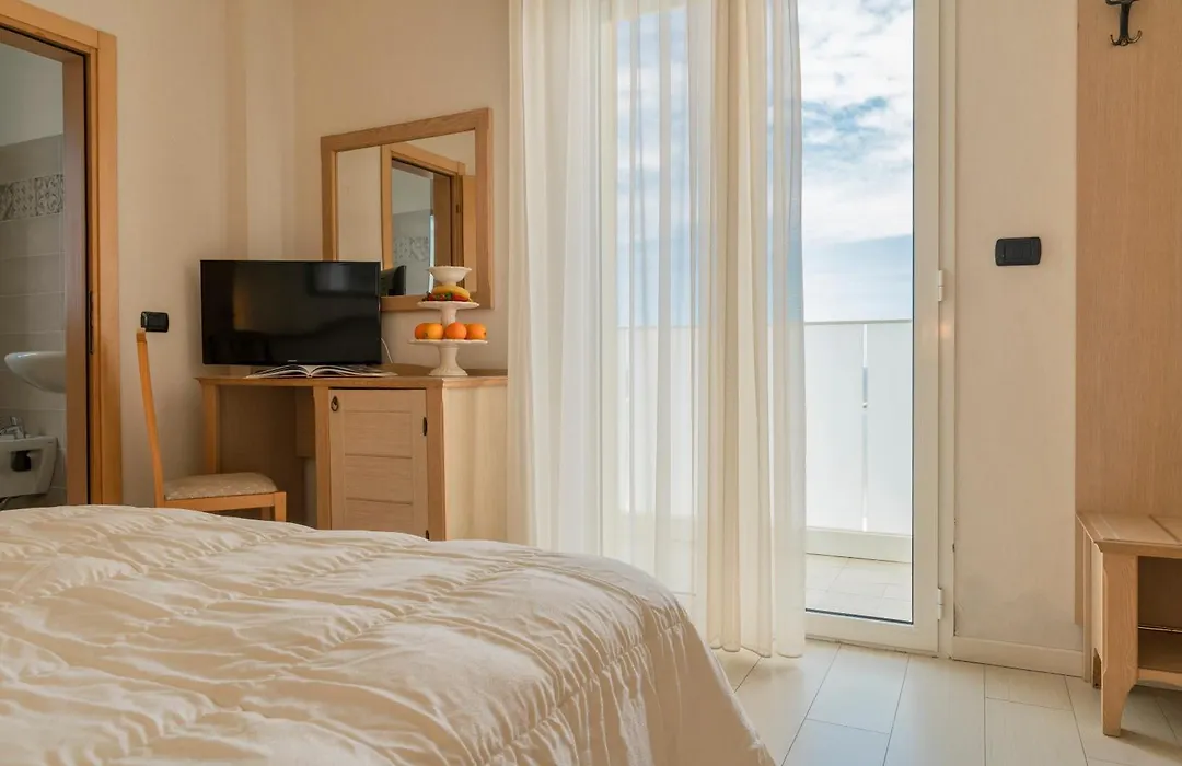 Hotel Mondial-1
