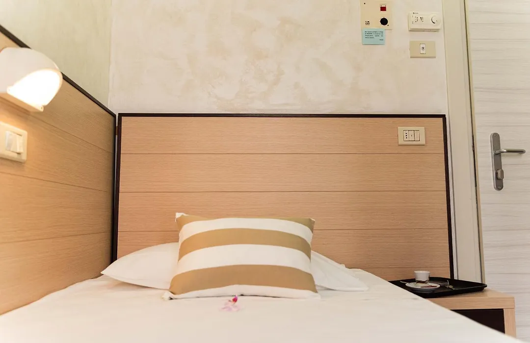Strand Hotel-1