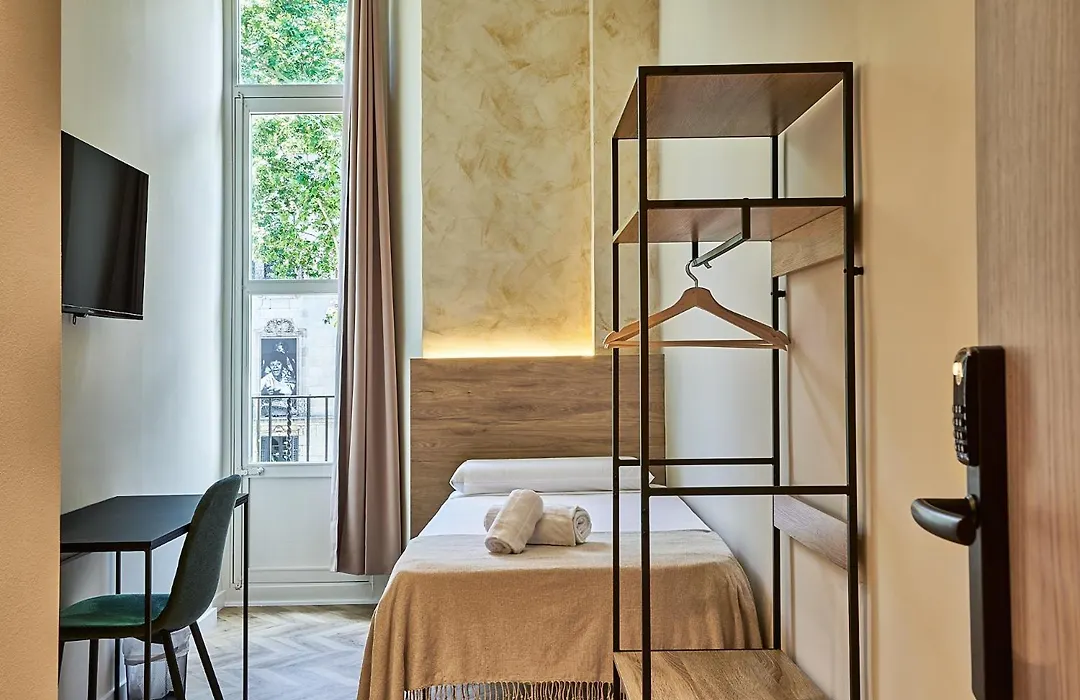Hostal Parisien-1