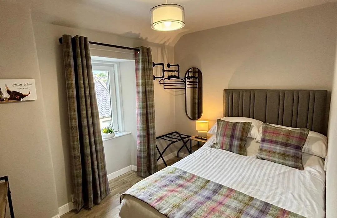 Fife Arms Guest House-1