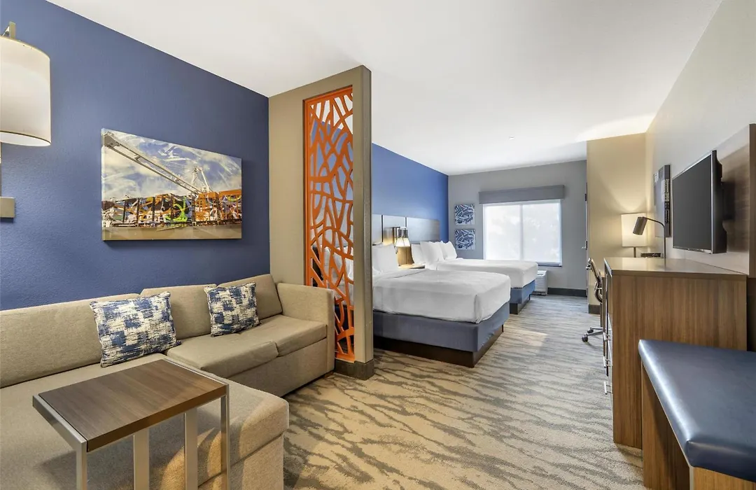 Best Western Plus Castlerock Inn & Suites-1