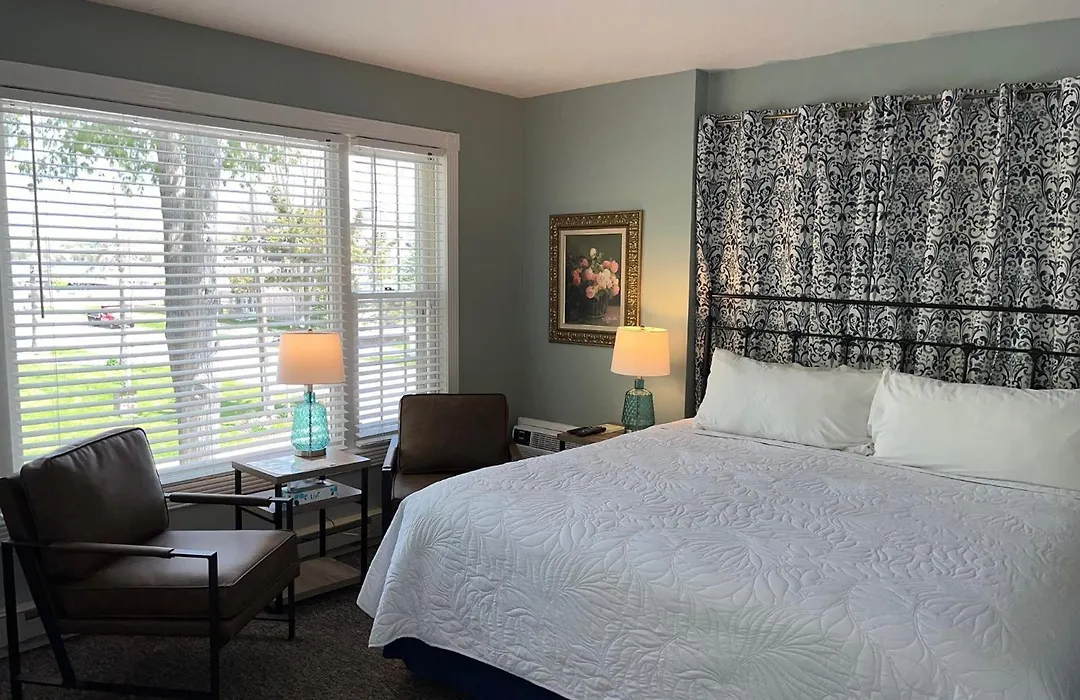 Cedar Court Inn-1