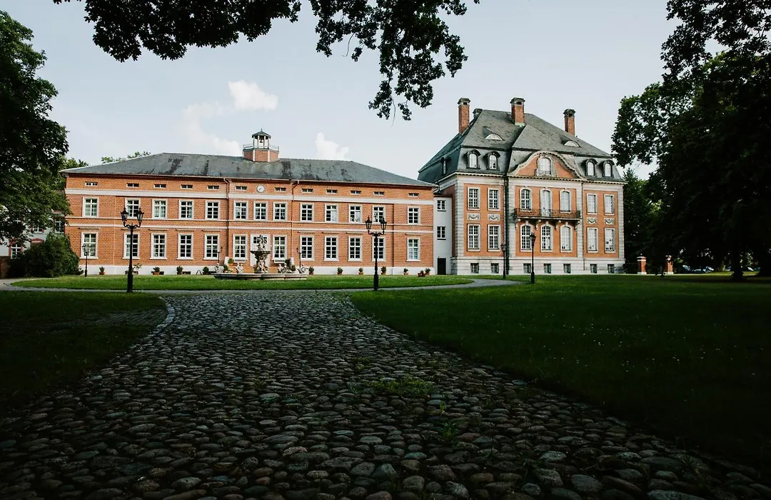 Schloss Karow-1