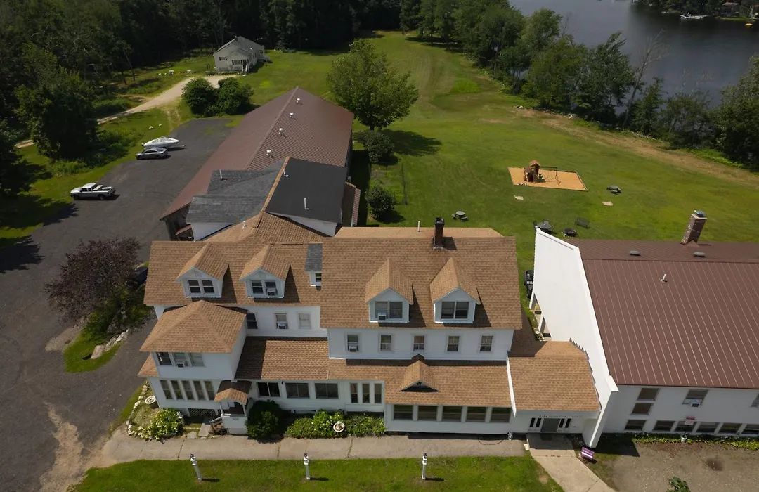 Lake Shore Farm Inn-1