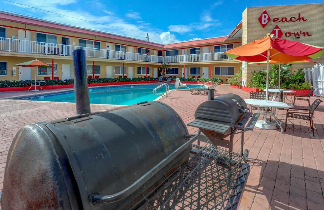 Beach And Town Motel-1