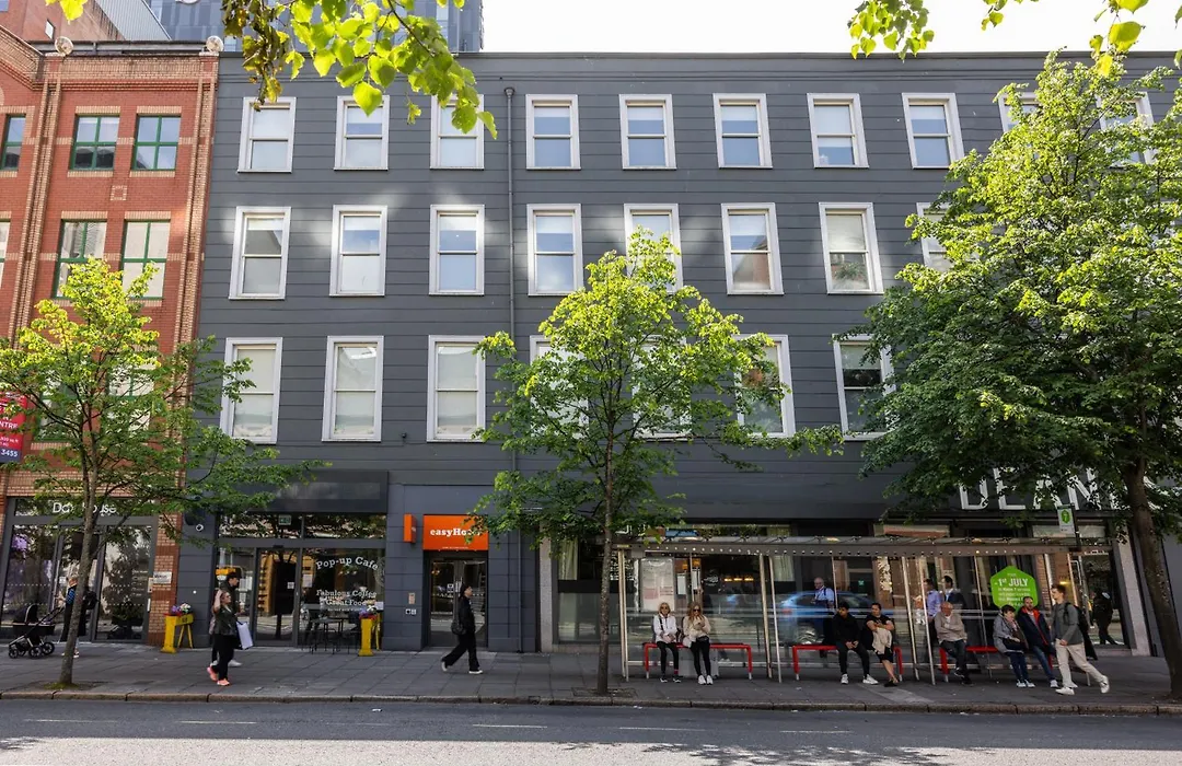 Easyhotel Belfast-1