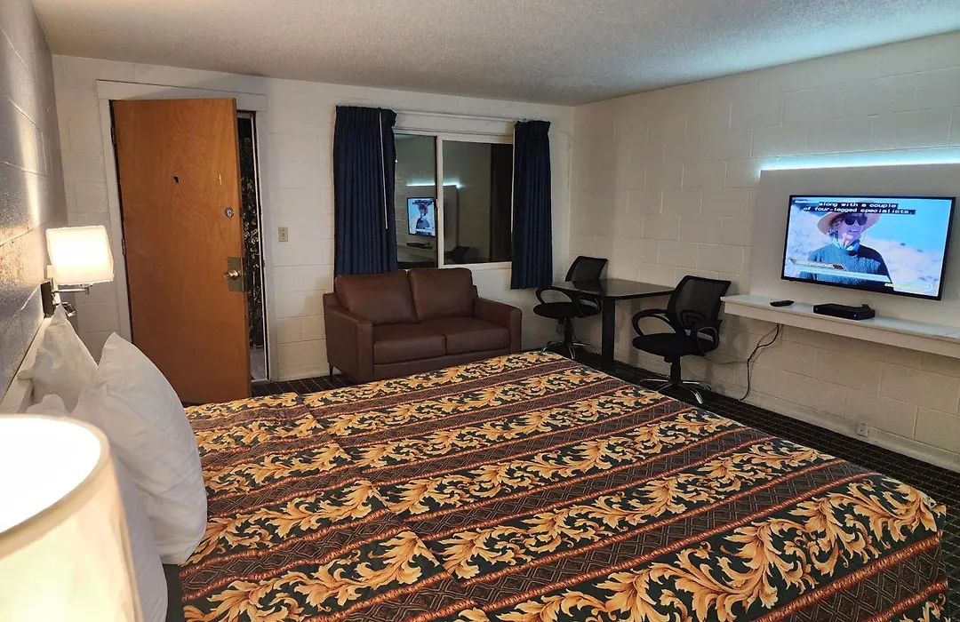Holiday Lodge-1