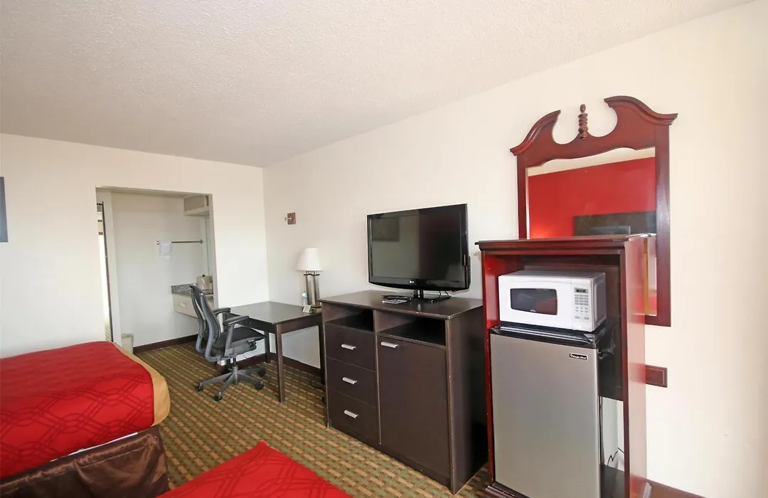 Americas Best Value Inn Pilot Mountain-1