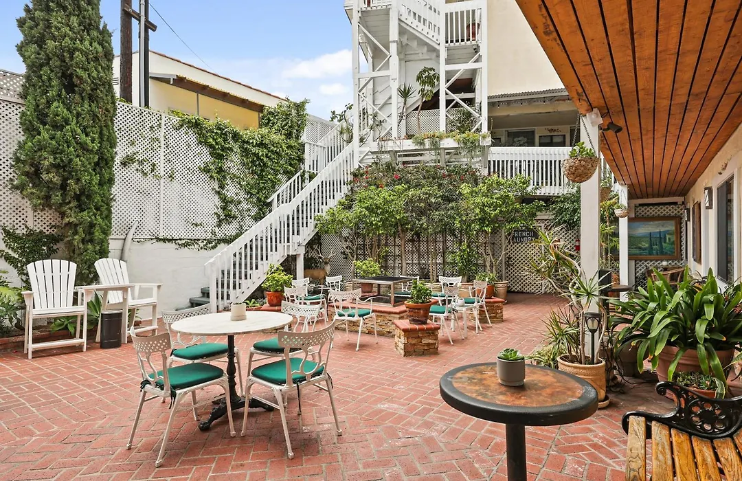 Catalina Courtyard Suites-1