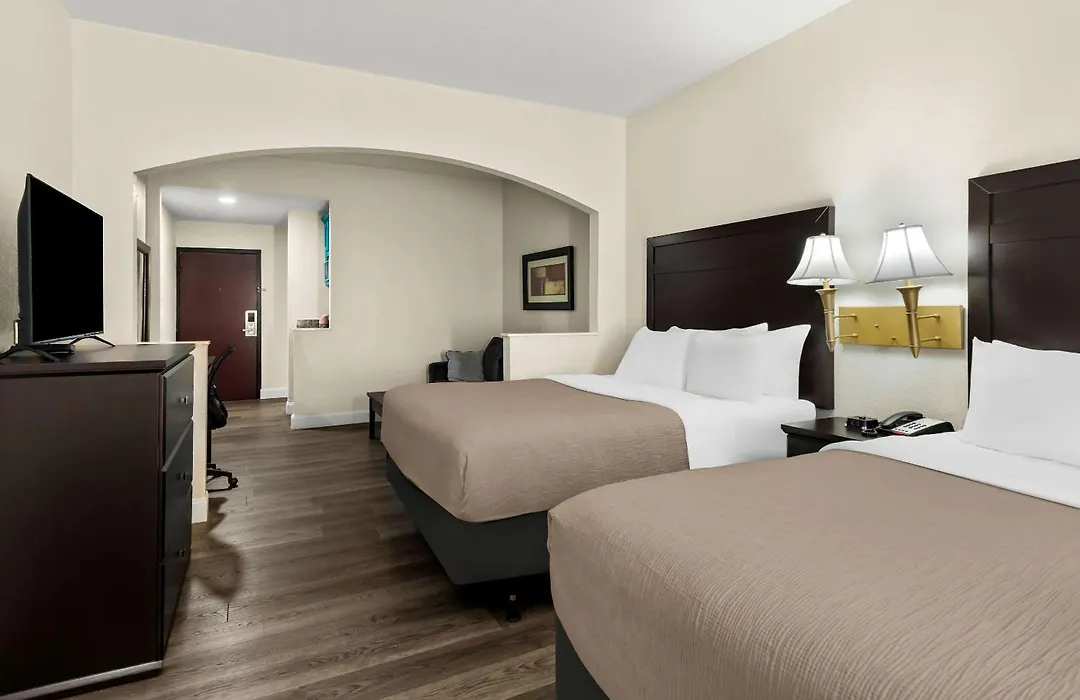 Quality Inn And Suites Lafayette-1
