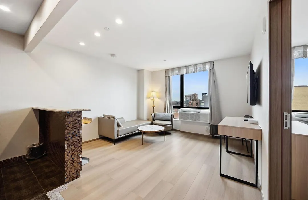 Ramada By Wyndham Flushing Queens-1
