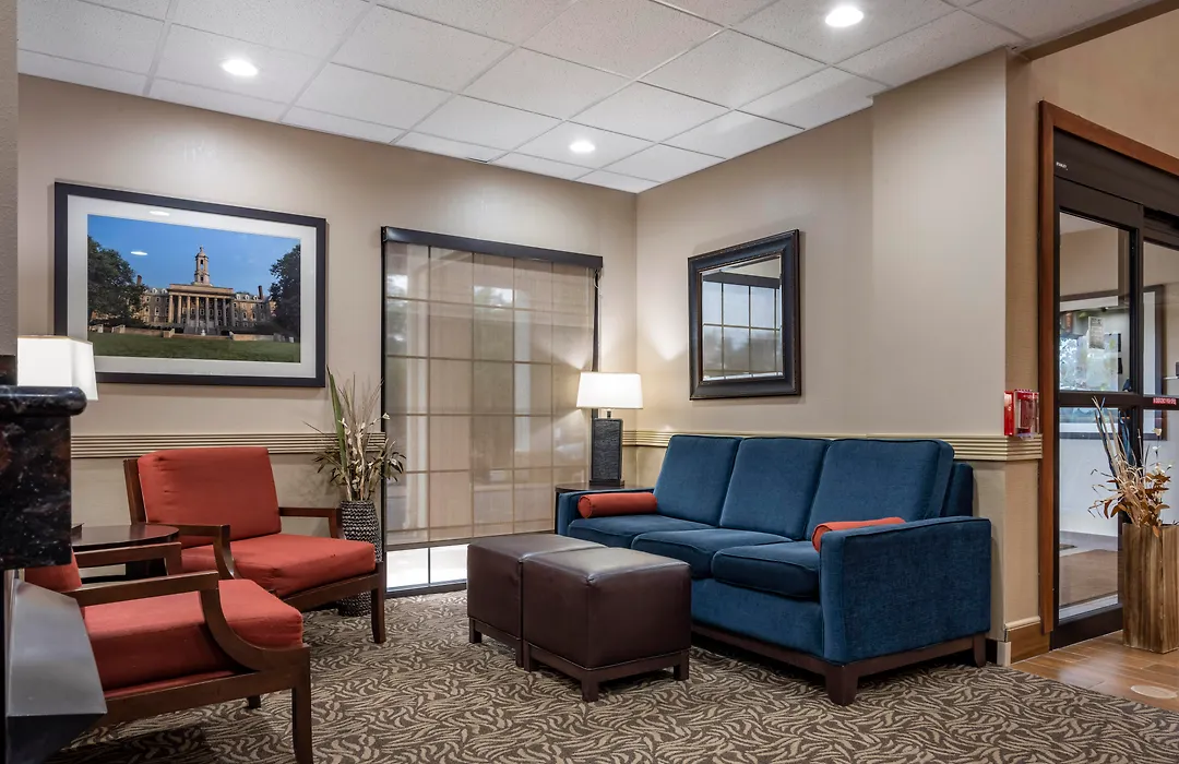 Comfort Suites State College Near Penn State - Steps Away From Psu!-1