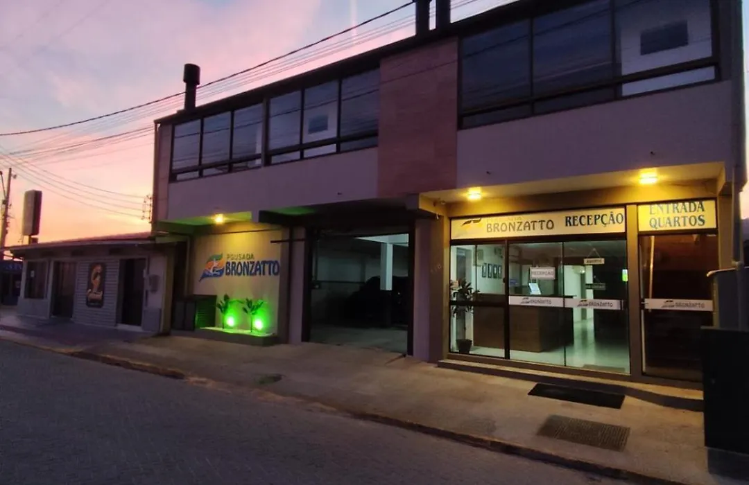 Pousada Bronzatto-1