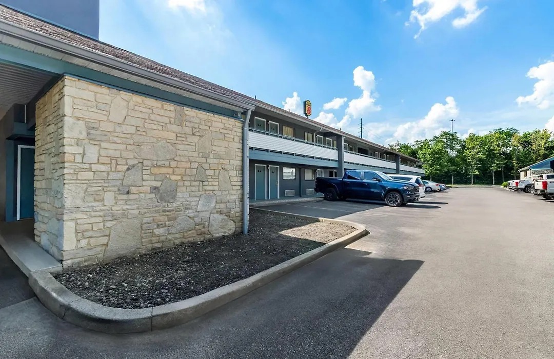 Super 8 By Wyndham Cincinnati-Springdale Oh-1