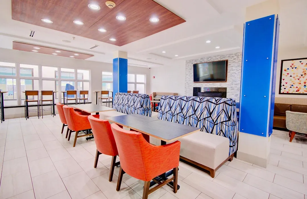 Holiday Inn Express Hotel & Suites Chester By Ihg-1