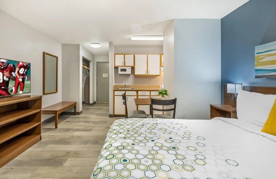 Hometowne Studios & Suites By Red Roof Greensboro-1