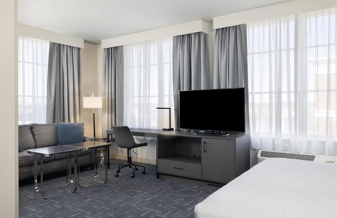 Hampton Inn & Suites Portsmouth Downtown-1