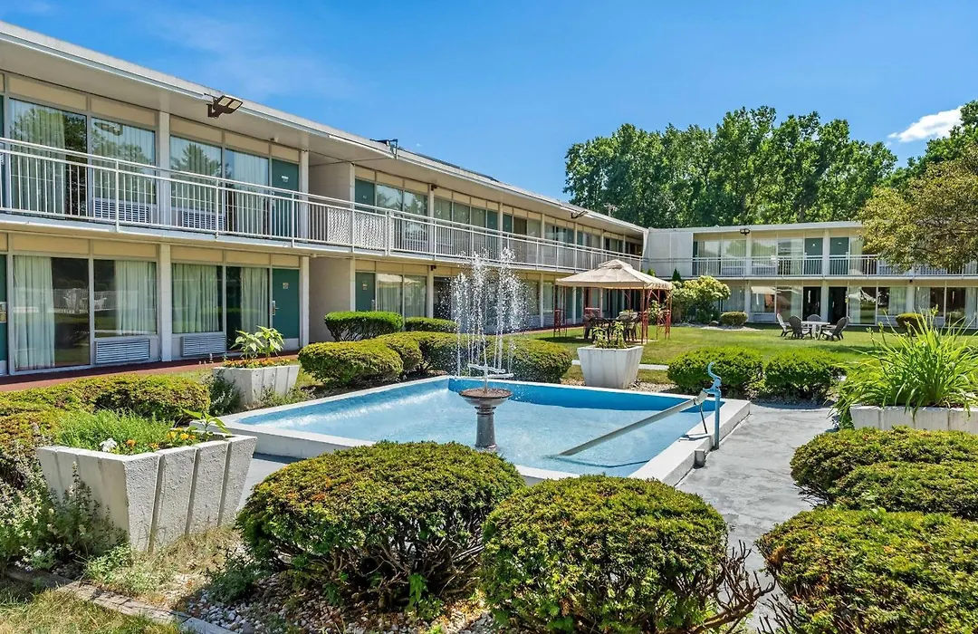 Howard Johnson By Wyndham Albany-1