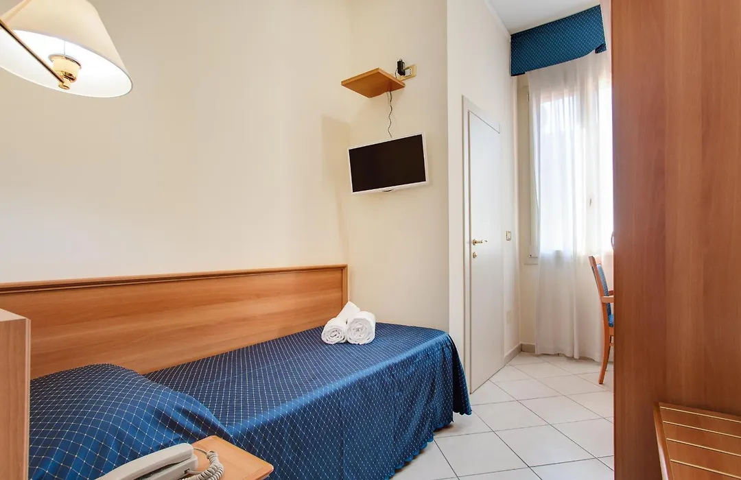 Hotel De La Ville-1