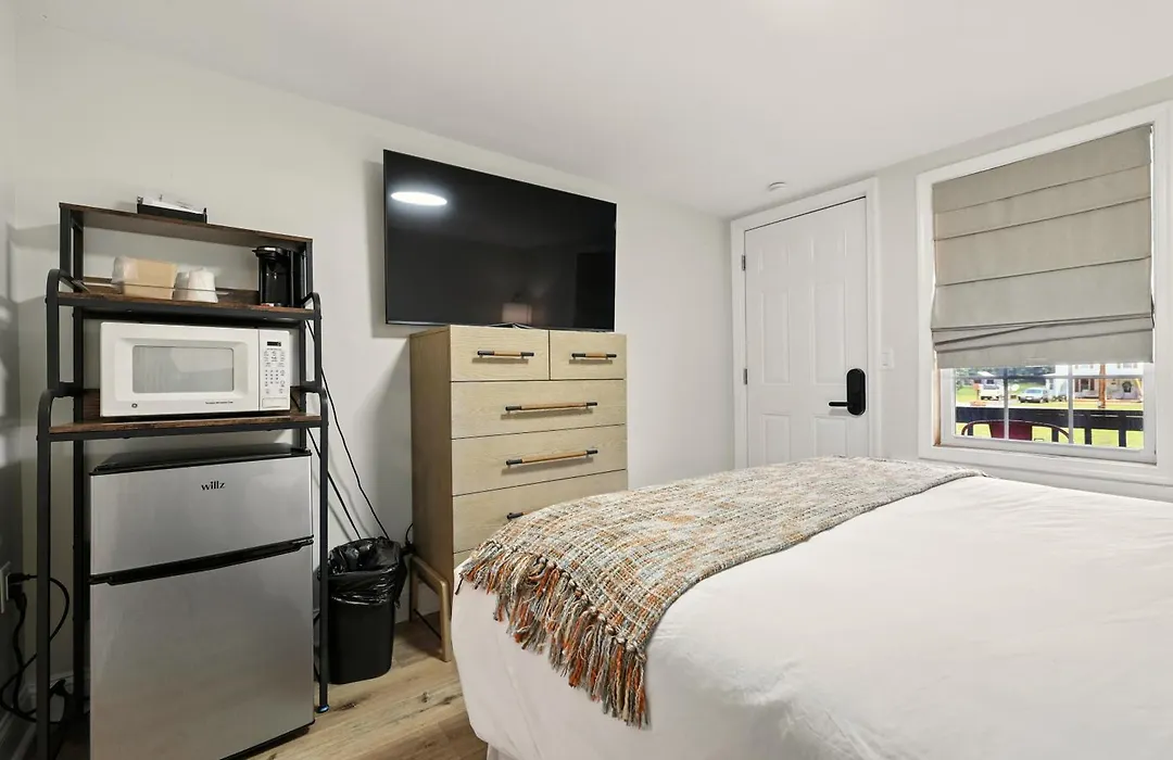 Hillside Hotel-1