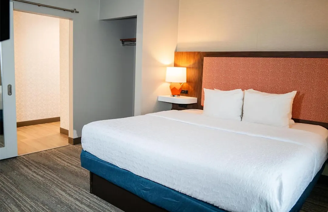 Hampton Inn Gonzales-1
