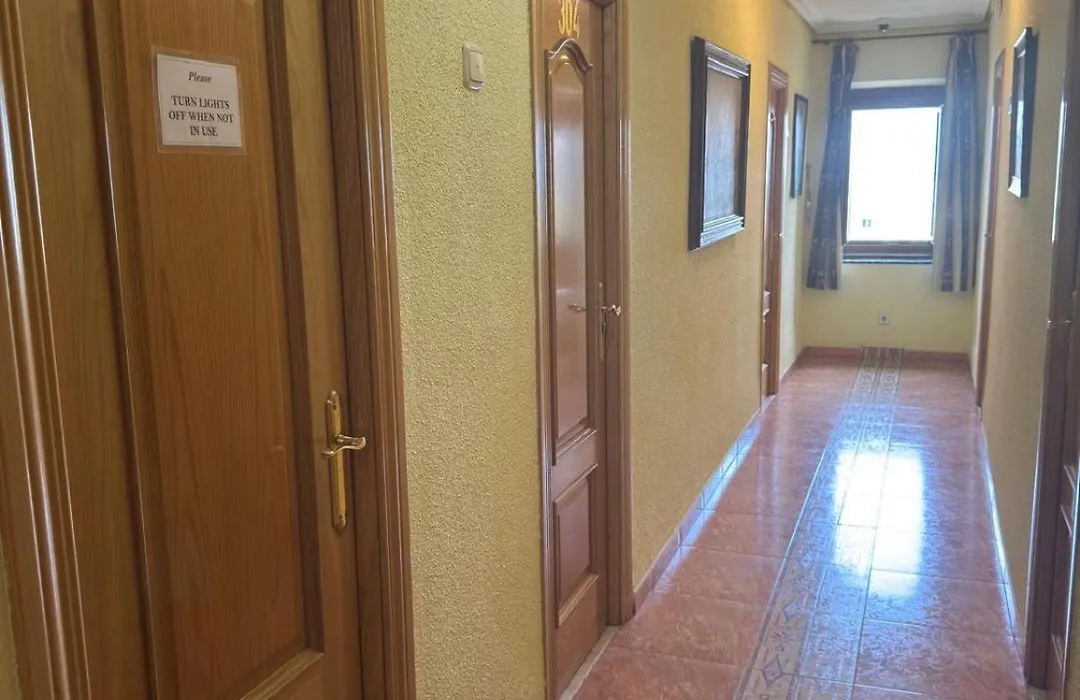 Hostal Aribel Longinos-1
