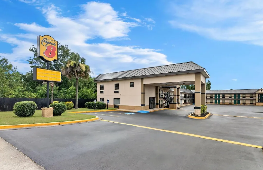 Super 8 By Wyndham Columbia-1