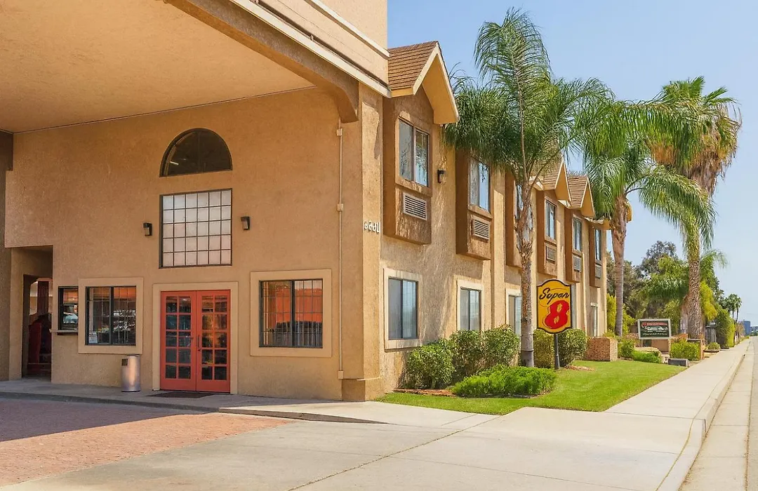 Super 8 By Wyndham Bakersfield South Ca-1