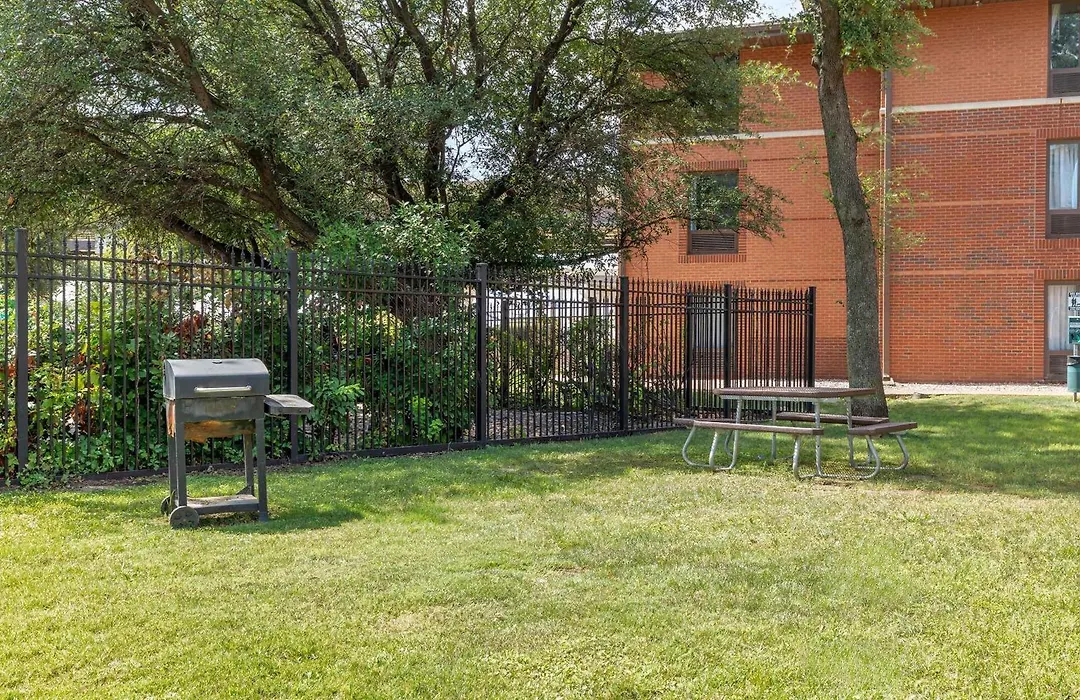 Extended Stay America Suites - Arlington - Six Flags-1