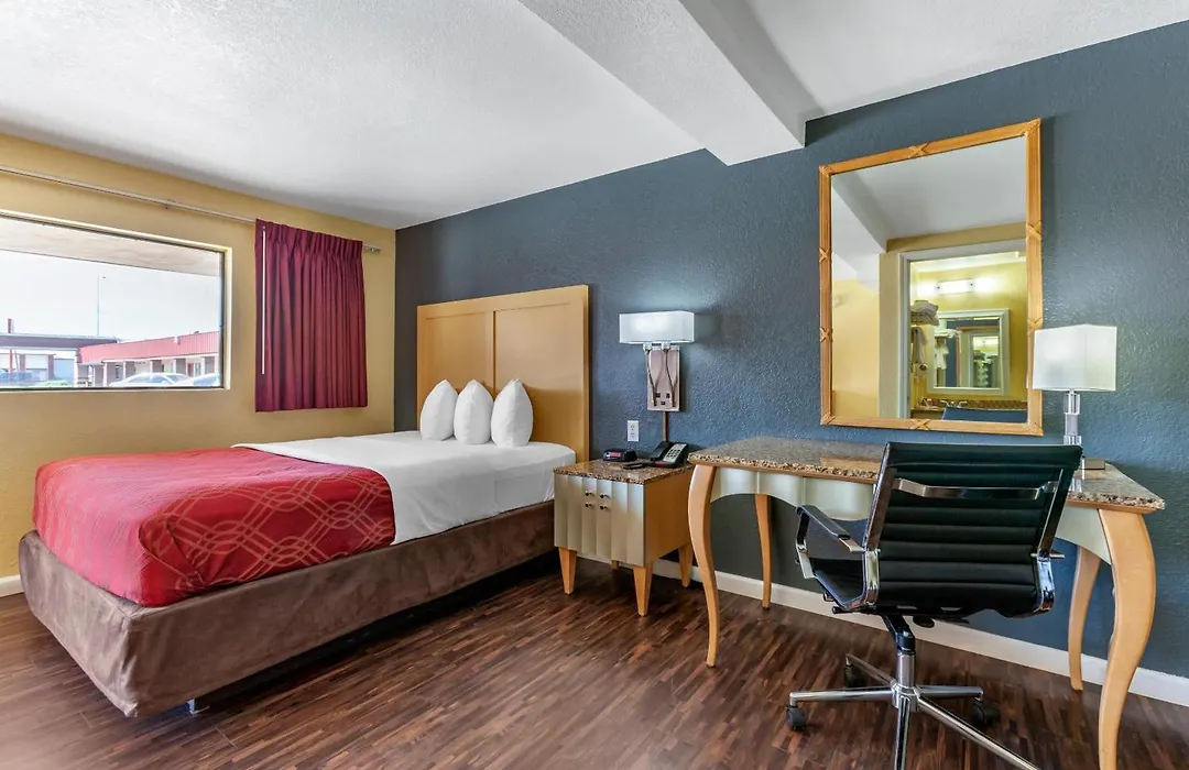 Econo Lodge Clovis-1
