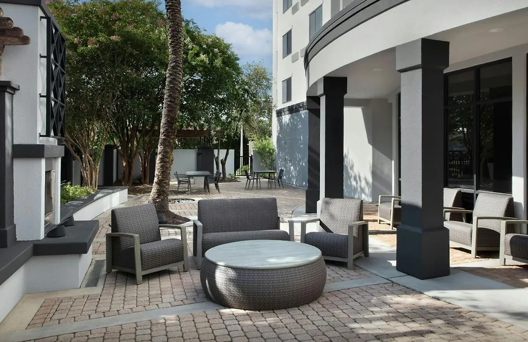 Courtyard By Marriott Pensacola Downtown-1