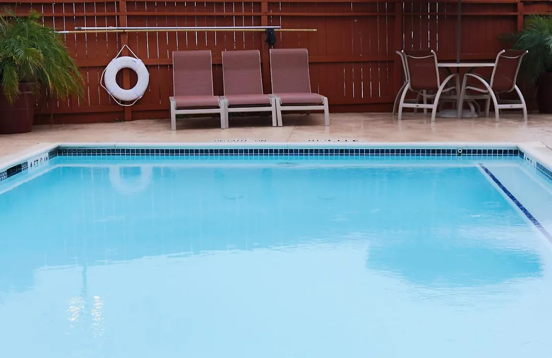 Best Western Plus Hobby Airport Inn & Suites-1