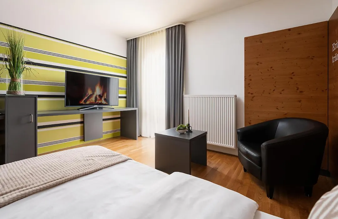 Hotel CampusZwei Komfortable Doppelzimmer&Apartments mit Küche Zentral in Ludwigsburg ideal für Business&Langzeitaufenthalte 24h Check in Kinder bis 14 Jahre übernachten kostenlos-1