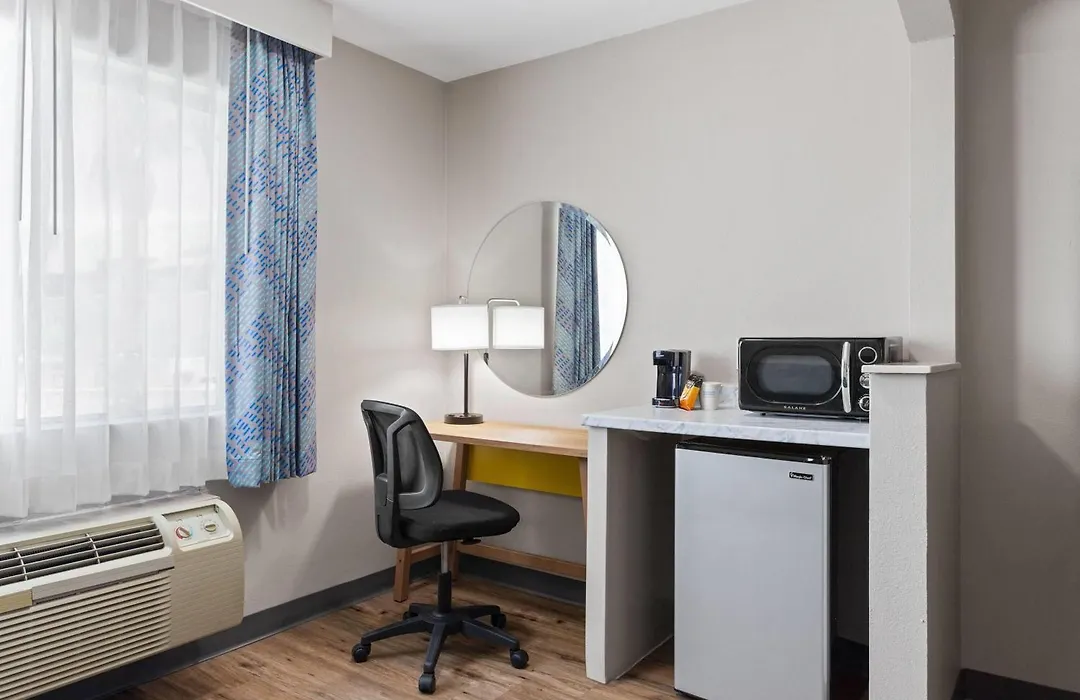 Days Inn By Wyndham Phoenix West-1