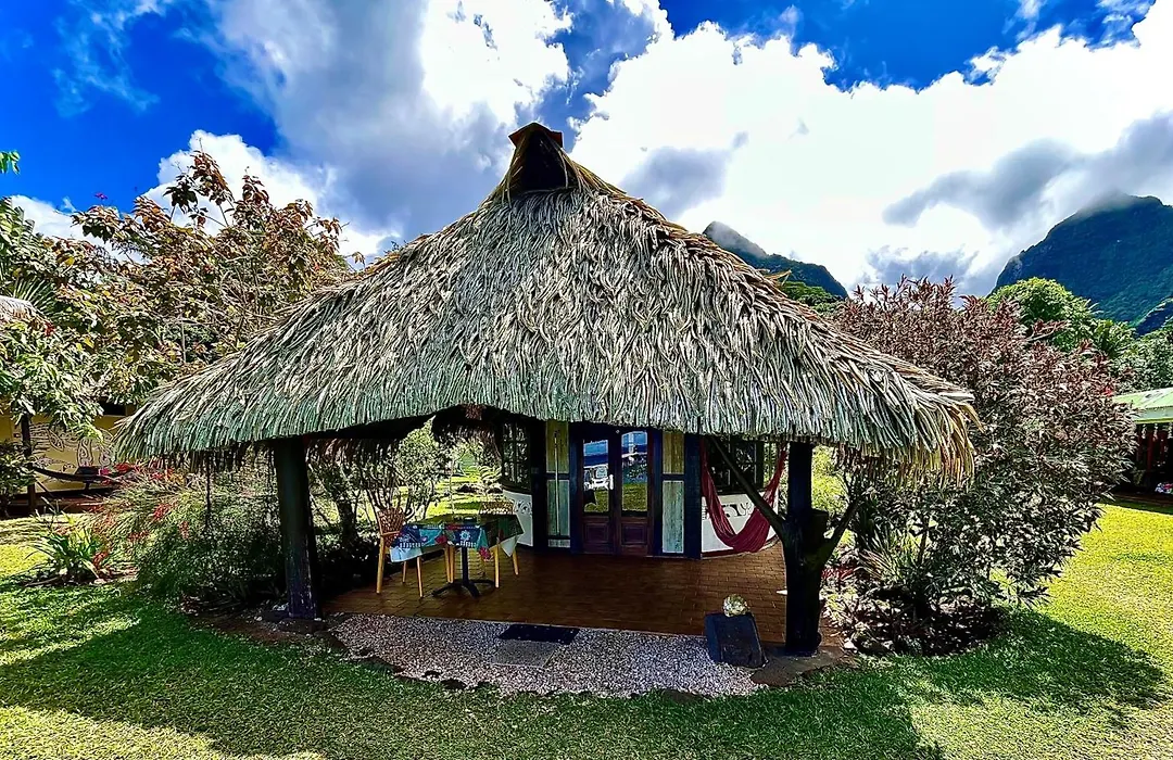 Linareva Moorea Beach Resort-1