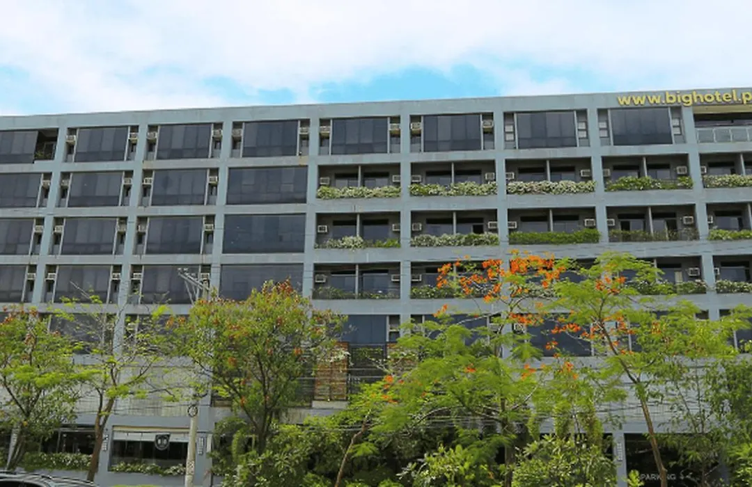 Big Hotel-1