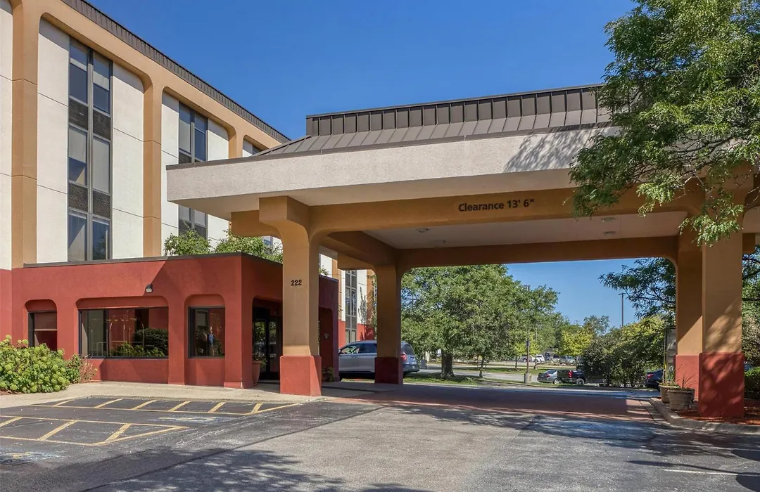 Surestay Plus Hotel By Best Western Chicago Lombard-1