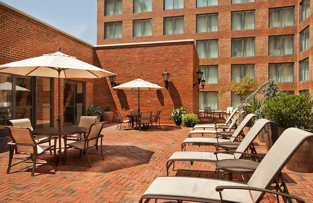 Sheraton Suites Old Town Alexandria-1