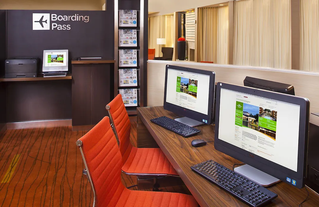 Courtyard By Marriott Memphis East/Park Avenue-1