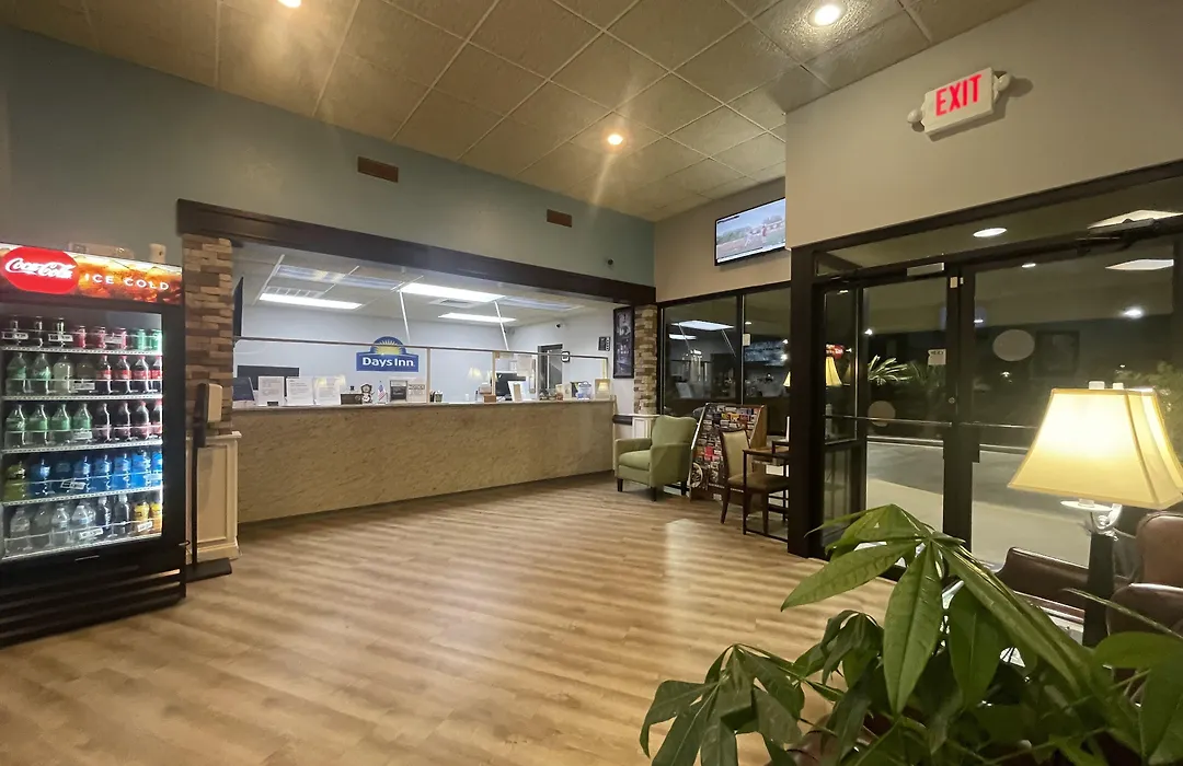 Days Inn By Wyndham Lake Park/Valdosta-1