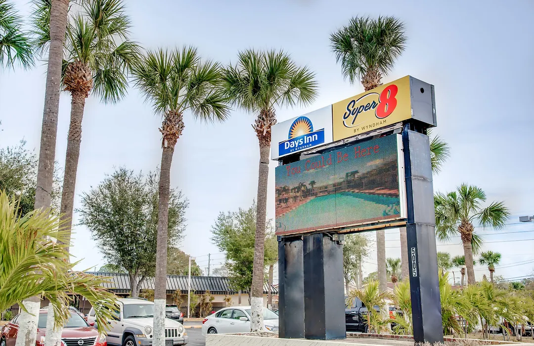 Days Inn By Wyndham St. Petersburg / Tampa Bay Area-1