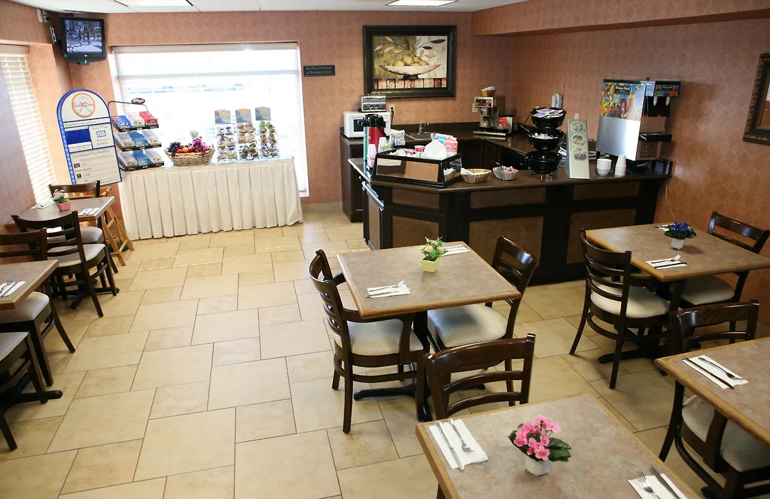 Howard Johnson By Wyndham Toms River-1