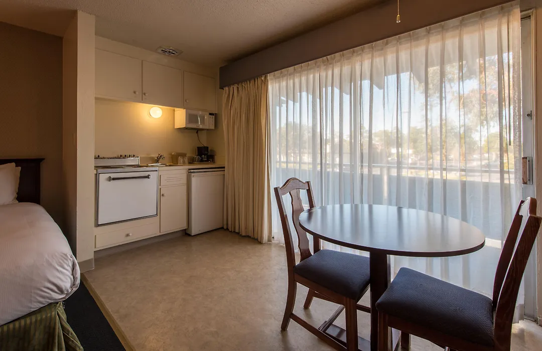 Coral Reef Inn & Condo Suites-1