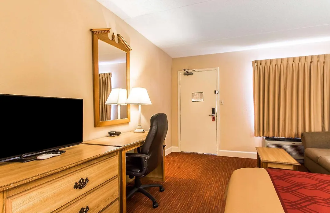 Econo Lodge Inn & Suites Huntsville University Area-1
