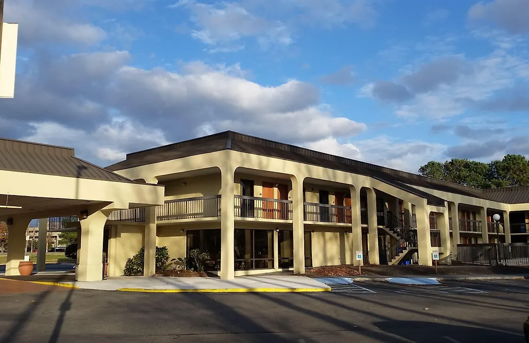 Days Inn By Wyndham Norfolk Airport-1