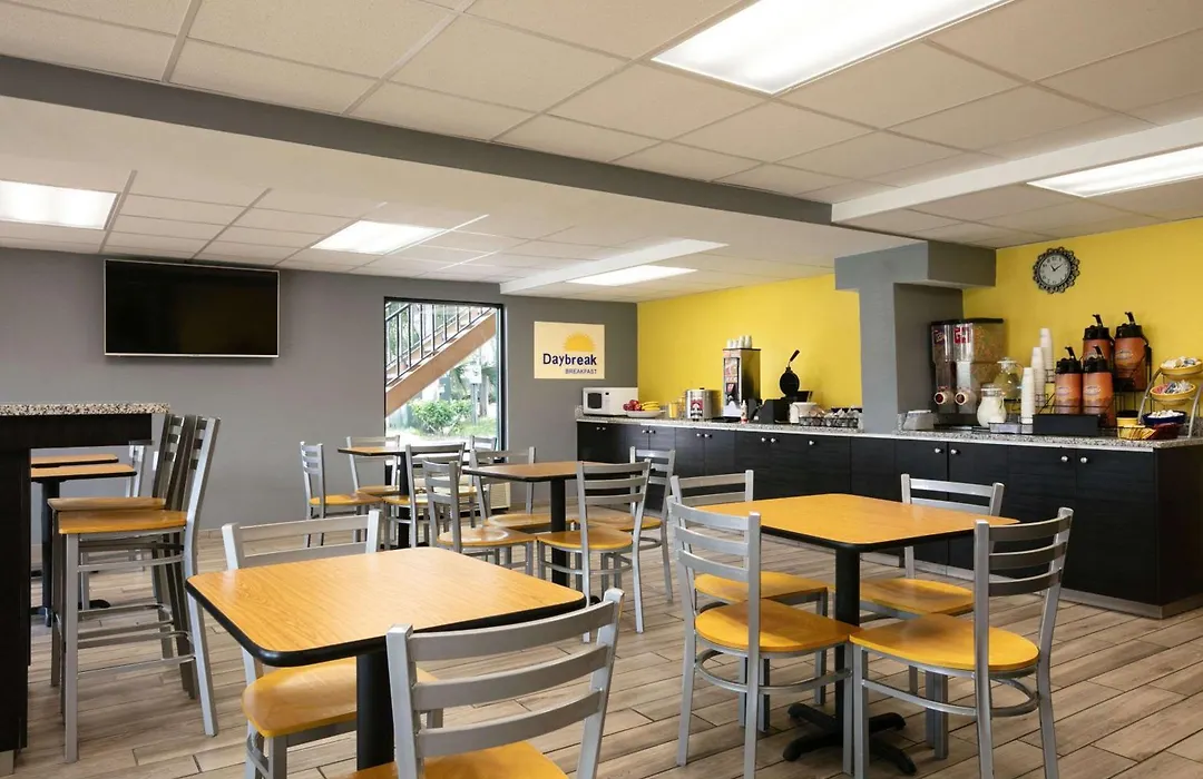 Days Inn By Wyndham Clearwater/Central-1