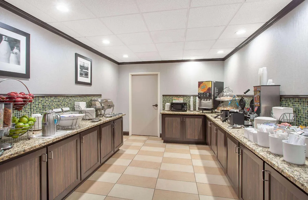 Wingate By Wyndham Charleston Coliseum-1