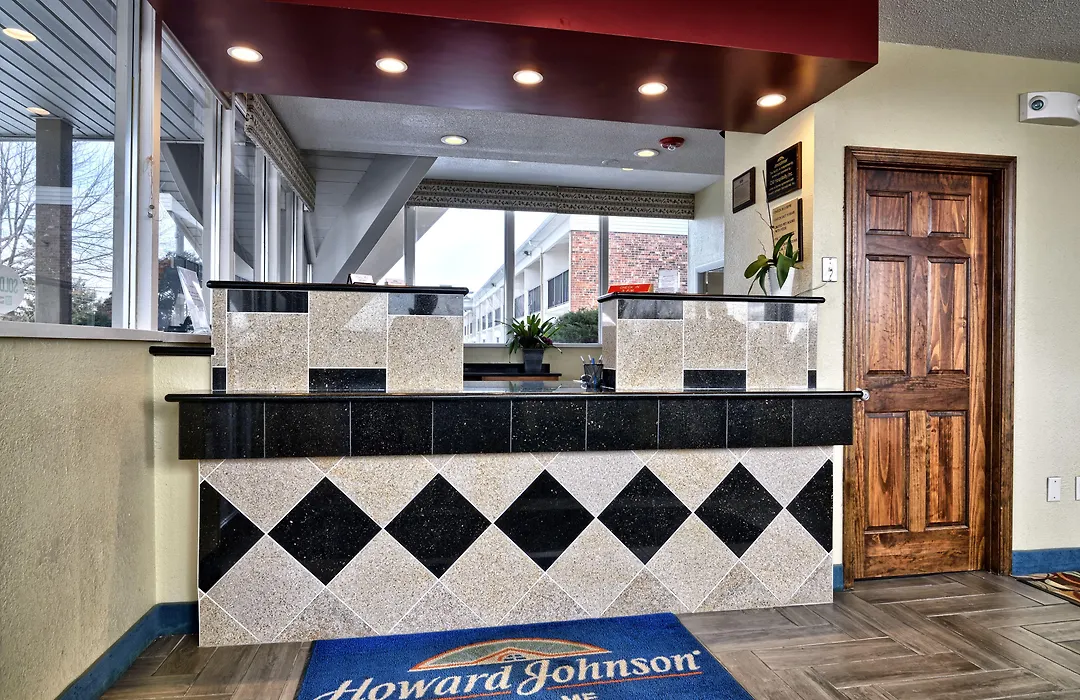 Howard Johnson By Wyndham Bangor-1